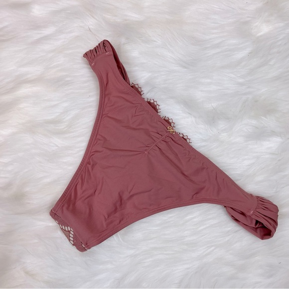 New PilyQ Lace Fanned Bikini Bottoms Rose Large - Picture 2 of 5
